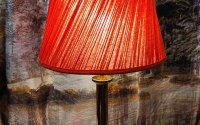 Roter Lampenschirm